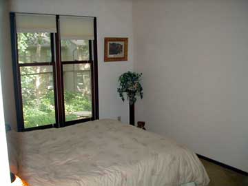 bedroom1.jpg (78708 bytes)